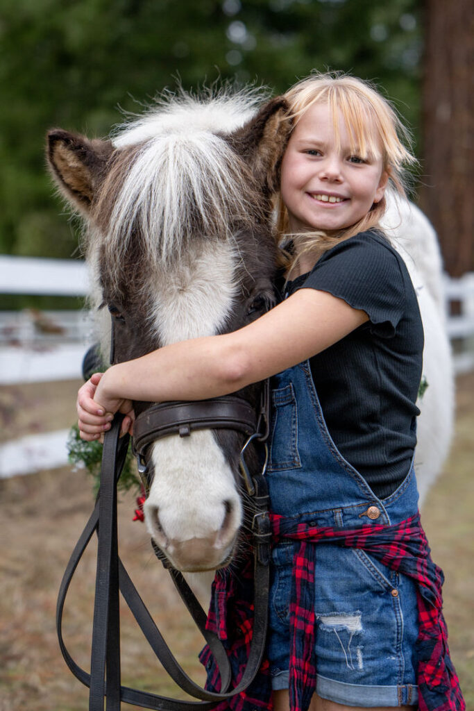 girl and pony christmas photos